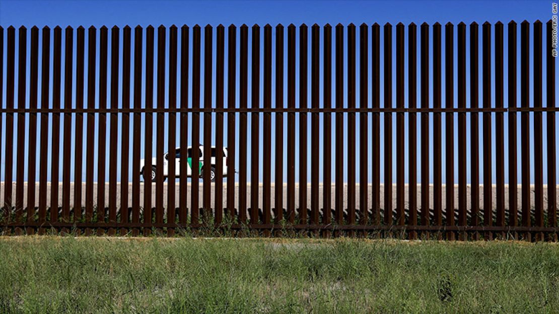 Valla en la frontera de Estados Unidos y México en Brownsville, Texas.