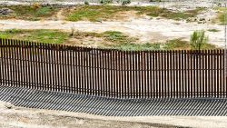 Valla fronteriza en Las Penitas, Texas, al norte de McAllen.