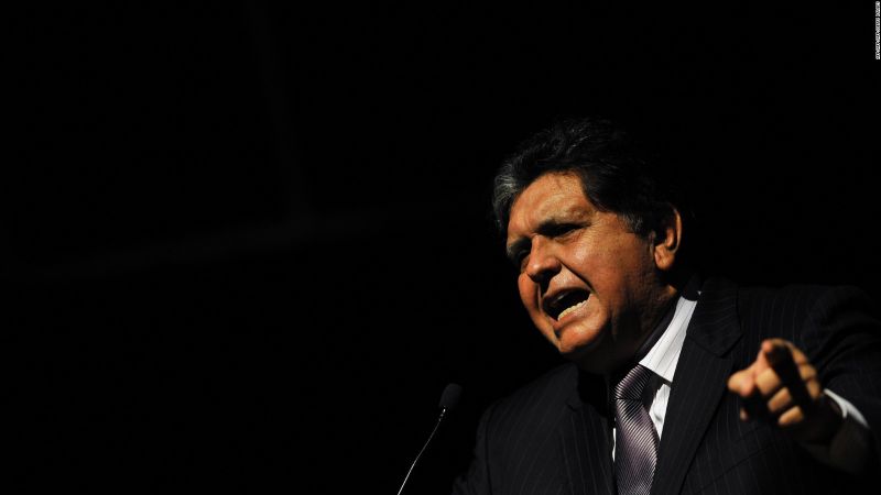 Alan garcía declara ante fiscalía de perú | cnn
