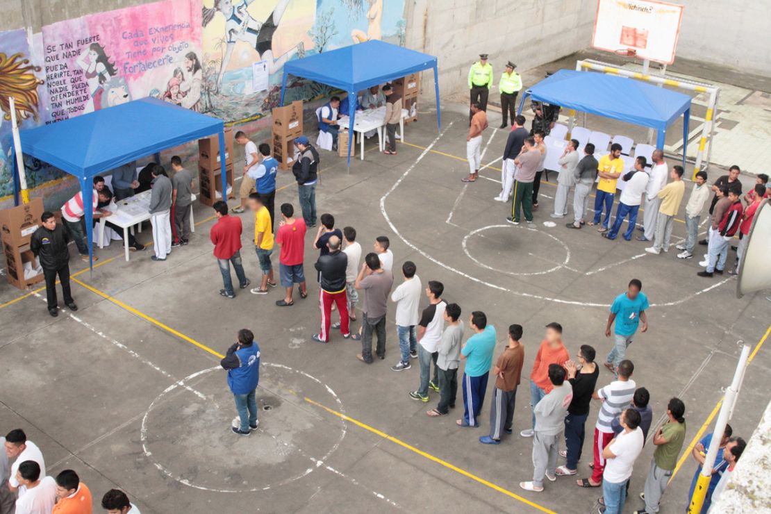 Jornada de votación en Centro de Detención en Quito