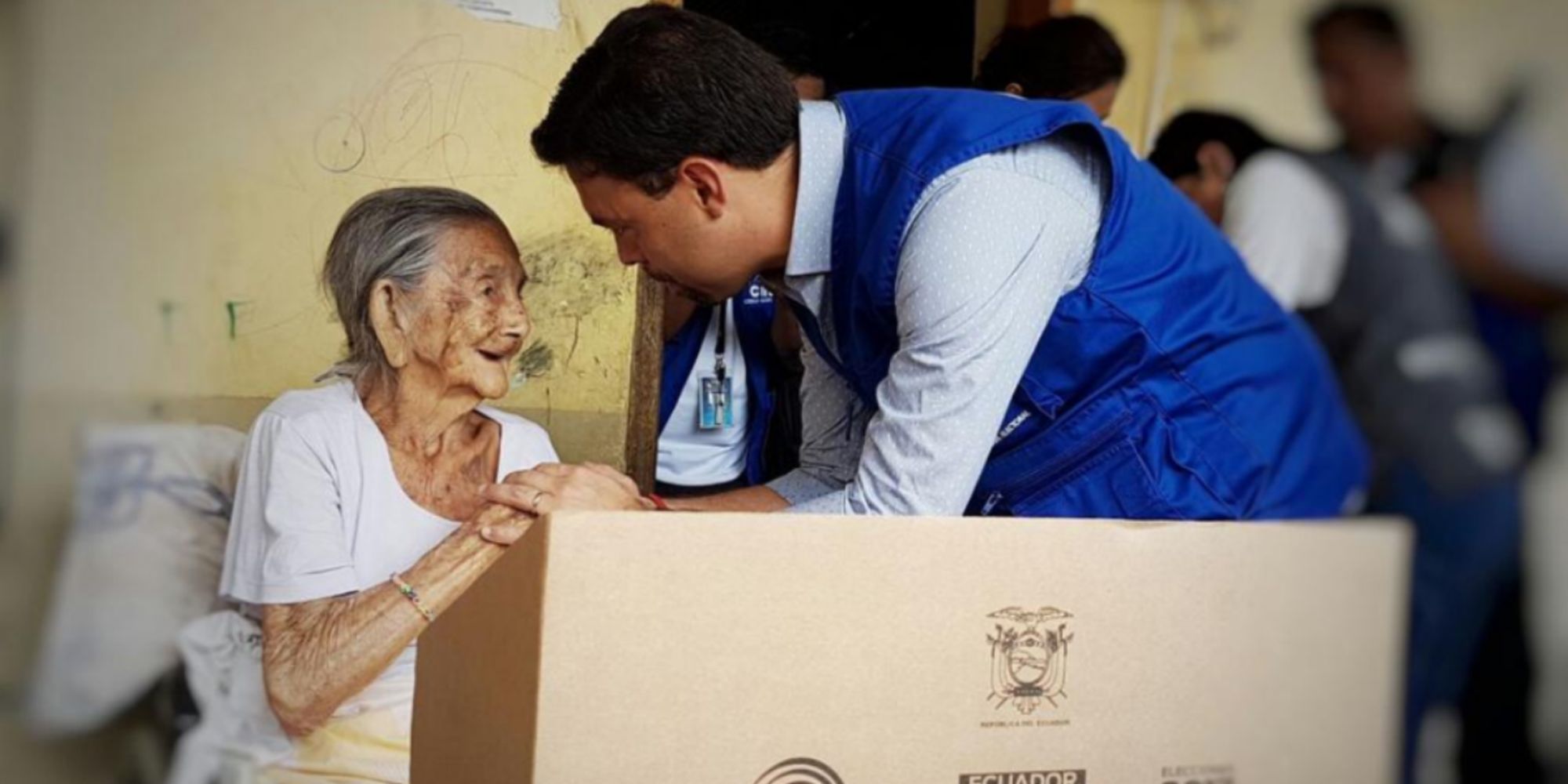 CNNE 381043 - voto-en-casa-cne-ecuador-presidnete-votos-contados-cnn