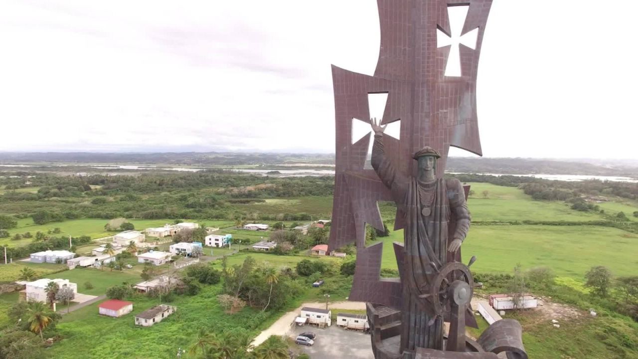 CNNE 381224 - estatua puerto rico cristobal colon