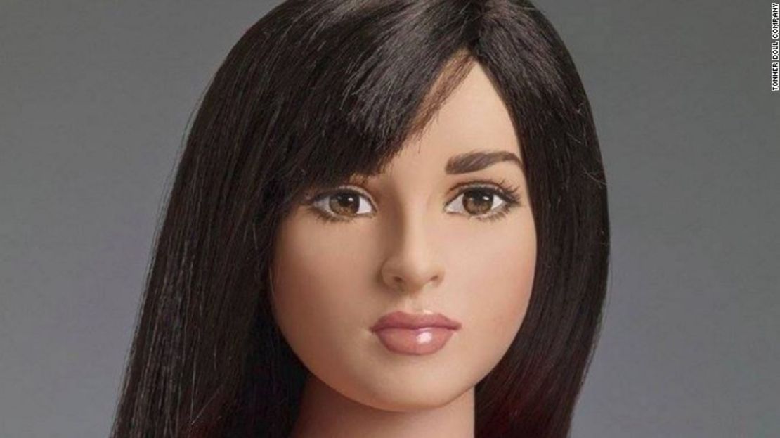 La compañía Tonner Doll, que se especializa en artículos de colección para adultos y muñecas de moda, está lanzando la muñeca Jazz Jennings, inspirada en una adolescente de 16 años que es transgénero.