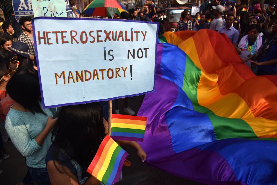 Miembros de la comunidad LGBT de Guwahati (India) en una marcha, el pasado 5 de febrero.