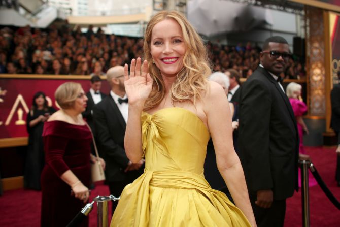 Leslie Mann durante la alfombra roja de la edición 89 de los Premios de la Academia.