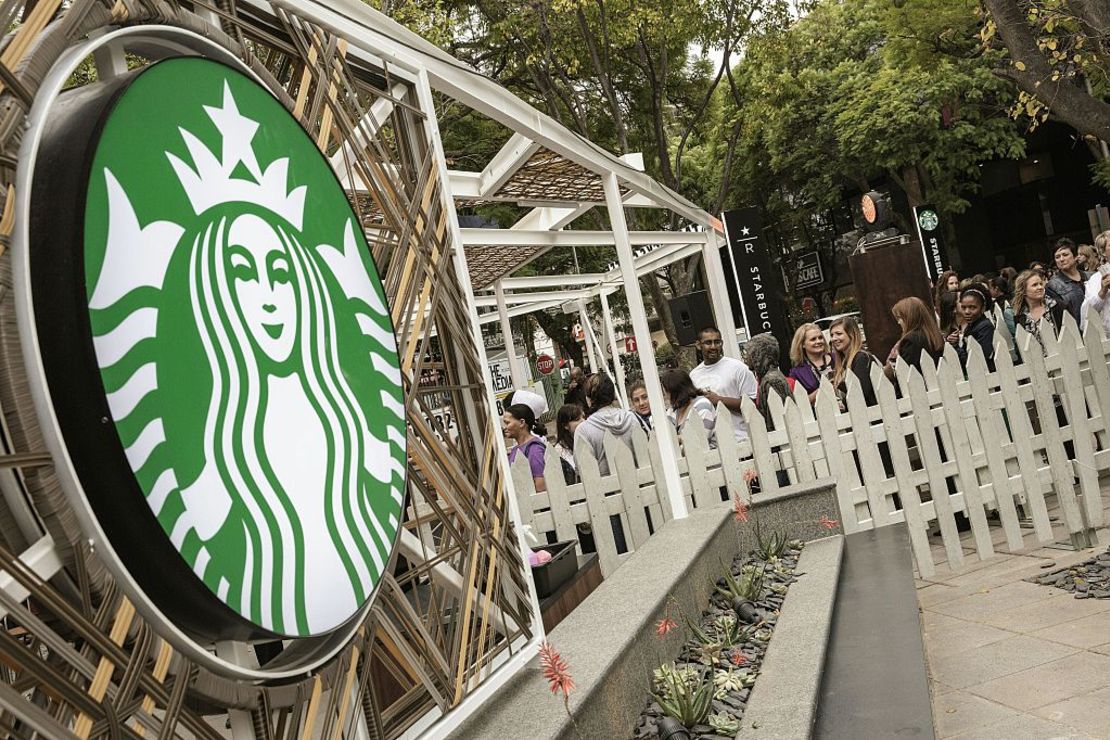 CNNE 388623 - safrica-retail-starbucks