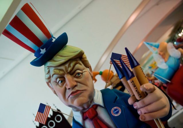 Los 'ninots' son las figuras individuales de las fallas de Valencia. Este representa al presidente Donald Trump.