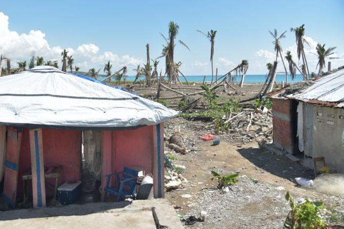 Cinco meses después del paso del huracán Matthew, este es el paisaje de la ciudad de Coteaux, en el suroccidente de Haití, la región más afectada por ese desastre natural.