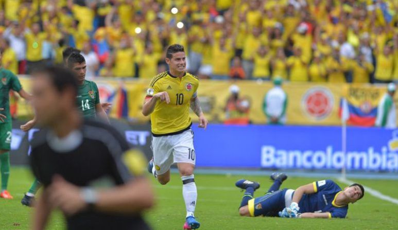 James celebró el gol después de fallar un penalti. Colombia 1-0 Bolivia.