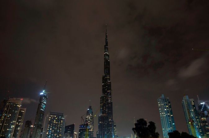 La torre Burj Khalifa en Dubai, el edificio más alto del mundo.