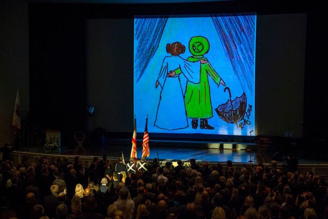 Más de un millar de personas acudieron al homenaje a Carrie Fisher y Debbie Reynolds en Los Ángeles.