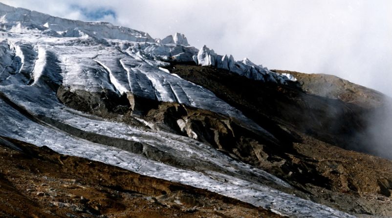 El punto más alto del Nevado del Huila, que en realidad es un volcán, está a 5.365 metros sobre el nivel del mar.