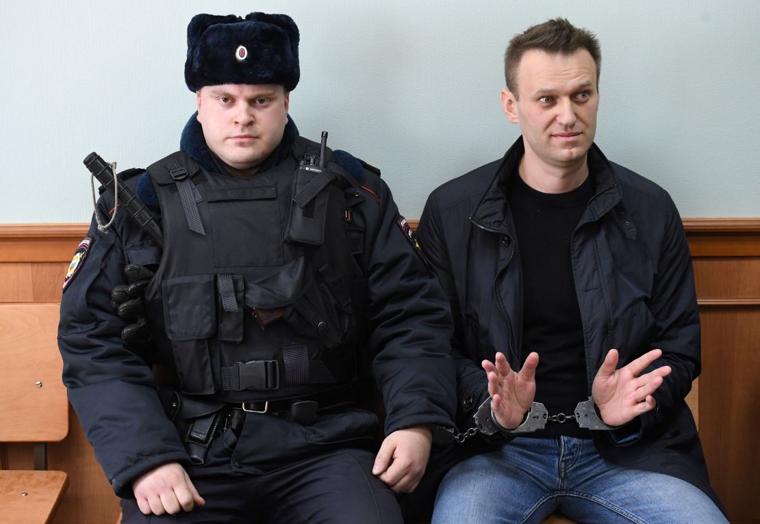 El crítico del Kremlin Alexei Navalny tras ser arrestado luego de la marcha del 26 de marzo en Moscú.