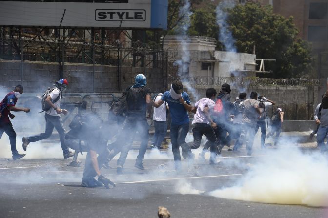 Durante la protesta hubo altercados entre manifestantes y la Policía Nacional Bolivariana y la Guardia Nacional.