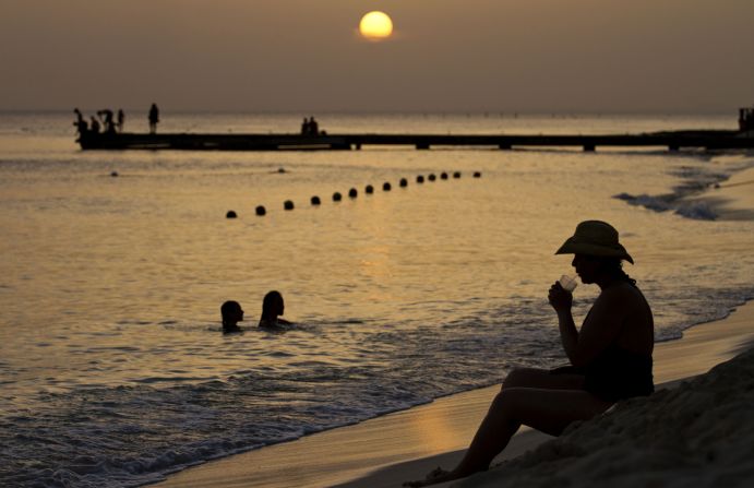 Si vas de Semana Santa a República Dominicana, o en cualquier otra época, no te pierdas estas paradisiacas playas. No fue una decisión fácil, pero para nosotros estas son las mejores. Bayahibe: los atardeceres son imperdibles.