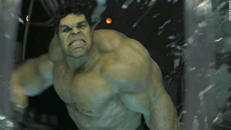 El actor Mark Ruffalo logró usar los elásticos pantalones morados de Hulk en "The Avengers" y su secuela. Eric Bana y Edward Norton interpretaron el personaje en dos películas anteriores, respectivamente: "Hulk" (2003) y "The Incredible Hulk" (2008).