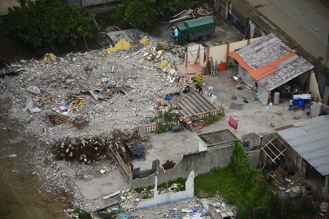 Vista aérea de Pedernales después del terremoto del 16 de abril de 2016.