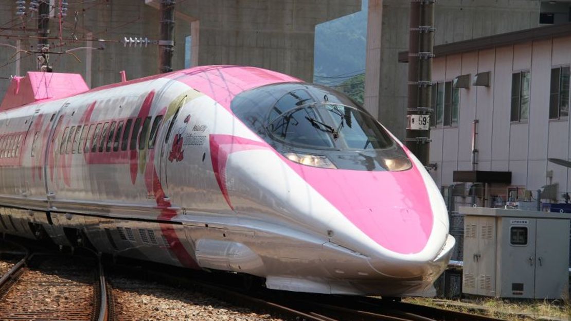 Dos grandes inventos japoneses, los trenes de alta velocidad y Hello Kitty, combinados.