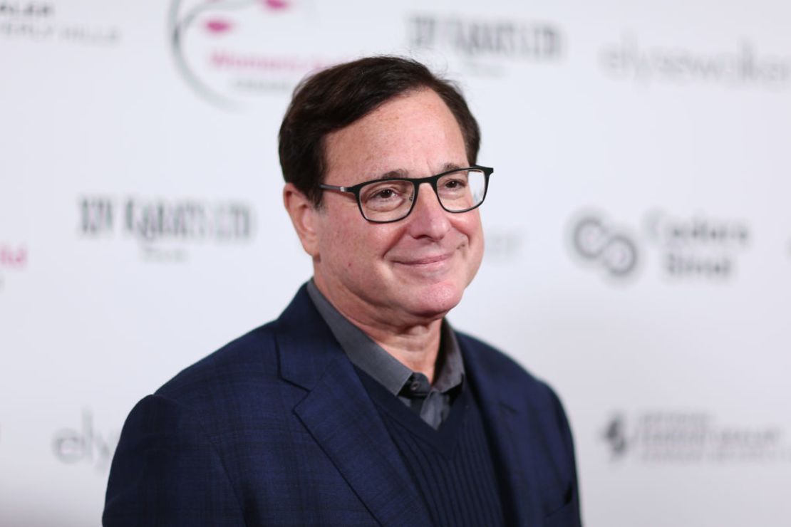 Bob Saget fotografiado en la Gala Anual del Gremio de Mujeres Cedars-Sinai en The Maybourne Beverly Hills el 3 de noviembre de 2021 en Beverly Hills, California. Crédito: Phillip Faraone/Getty Images