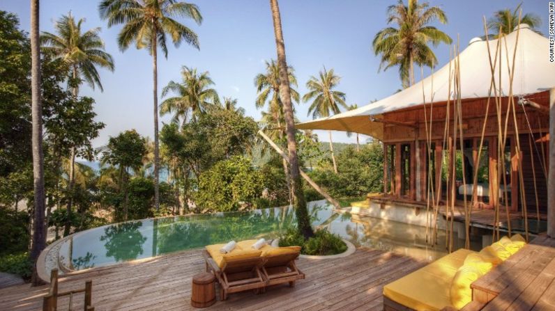 Ubicado entre la selva y el océano, en la exuberante (y todavía desapercibida) isla de Koh Kood, en Tailandia, el Soneva Kiri es perfecto para un escape romántico.