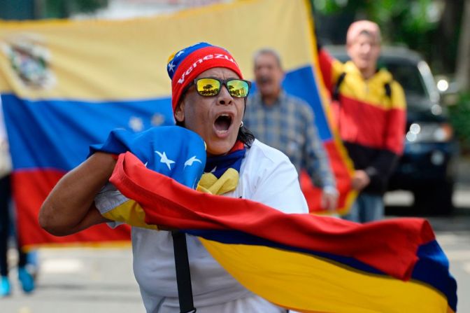 En las manifestaciones pasadas se presentaron disturbios y enfrentamientos entre las personas que protestaban y las fuerzas policiales venezolanas.