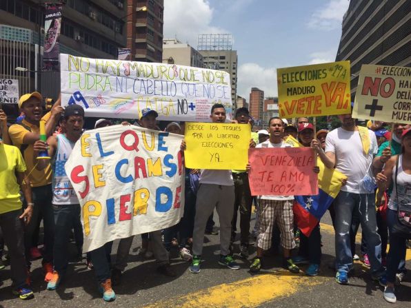 Los manifestantes piden elecciones regionales y la renuncia de Maduro.