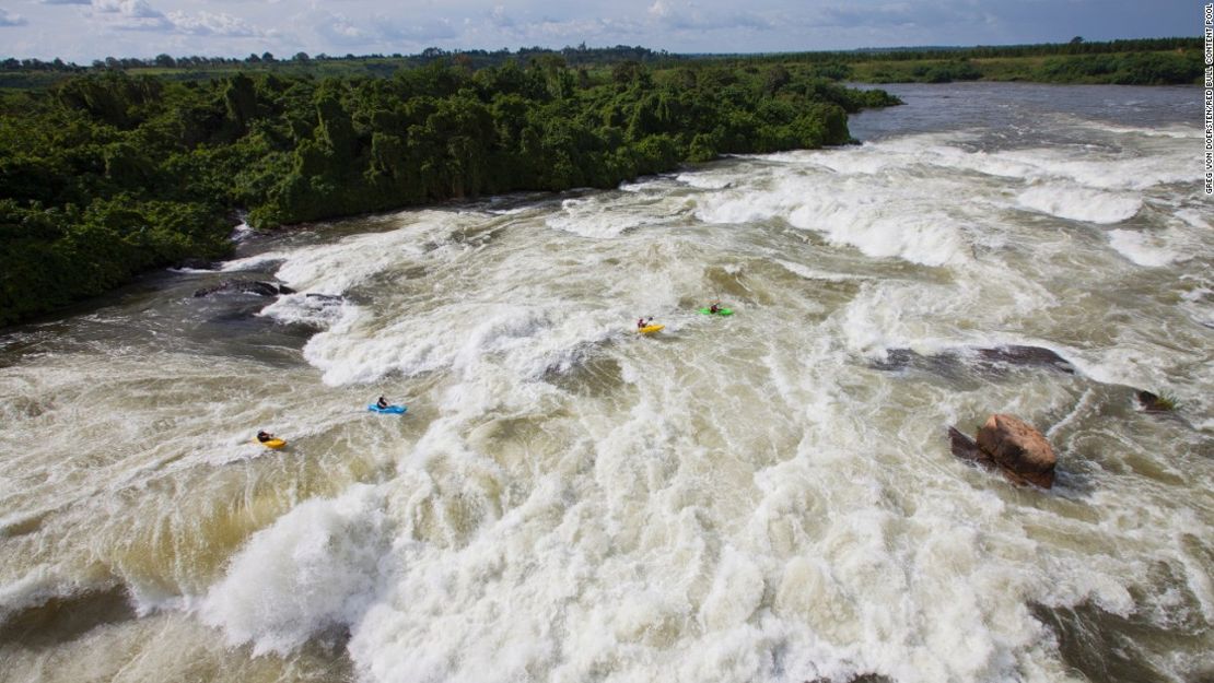 National Geographic describe a los rápidos de Inga, en el río Congo (República Democrática del Congo), como “una sección de 80 kilómetros de cascadas, remolinos e hidráulicas que comen kayacs”.