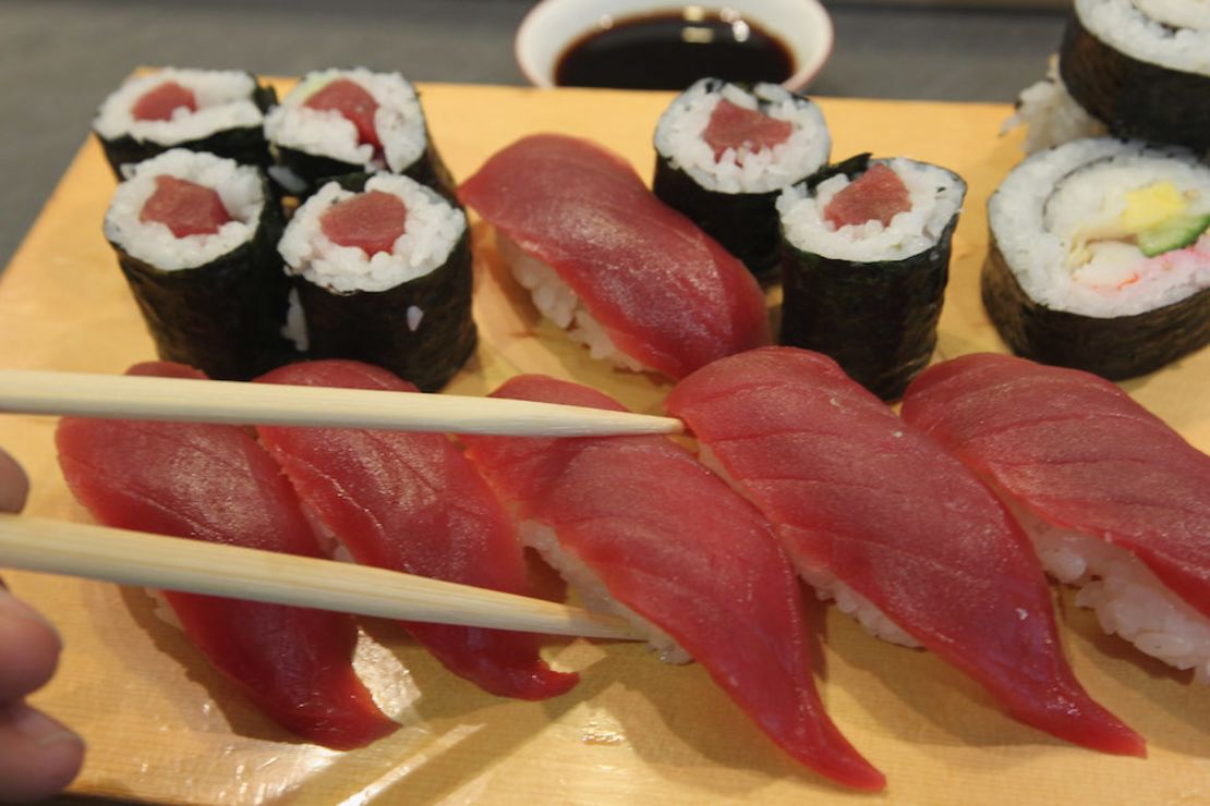 CNNE 404578 - yellowfin tuna sushi