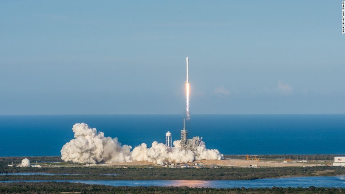 CNNE 404742 - 170330191954-spacex-ses-10-launch-liftoff-1024x576