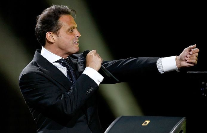 A principios de mayo el cantante Luis Miguel, también conocido como 'El Sol de México', fue detenido y posteriormente liberado en el caso que se le sigue por acusaciones de impago de una deuda. Ya llegó a un acuerdo con su exmánager.