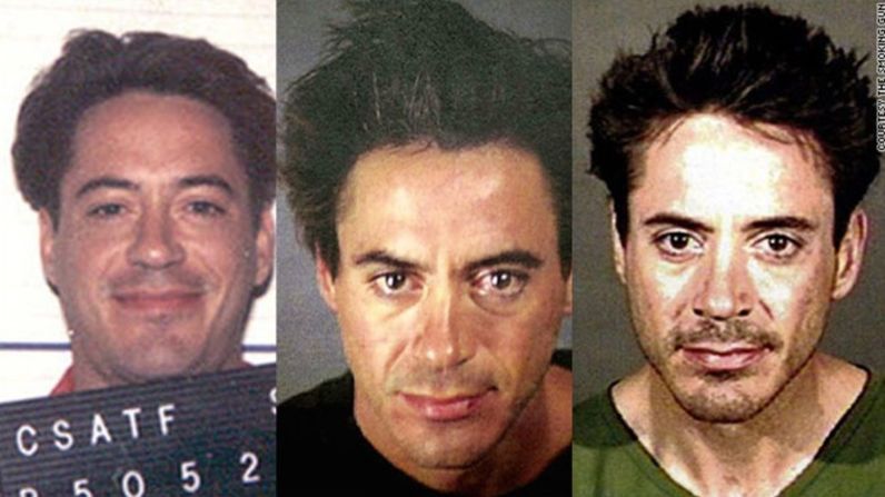 Los problemas de drogas del actor Robert Downey Jr. son casi tan famosos como su talento. El artista pagó un tiempo de prisión a finales los años 90 por una condena relacionada con drogas. Luego, en noviembre de 2000, fue arrestado por posesión de drogas. Un episodio que se repitió en abril de 2001 en California. Y en la víspera de Navidad de 1995, recibió el indulto del gobernador de California Jerry Brown por sus condenas de 1996 por posesión de drogas y un arma.