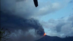 CNNE 406769 - volcan de fuego guatemala