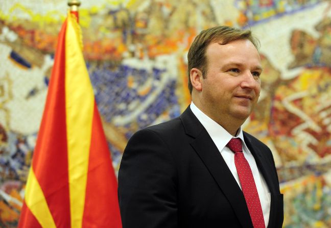 El primer Ministro interino de Macedonia, Emil Dimitriev, de 38 años, llegó al poder en enero de 2016. Es el quinto jefe de Estado más joven en este momento.