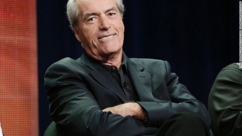 El actor Powers Boothe, conocido por sus papeles en "Sin City", "Agents of S.H.I.E.L.D." y "Deadwood", murió a los 68 años el pasado 15 de mayo, por causas naturales mientras dormía en su casa.