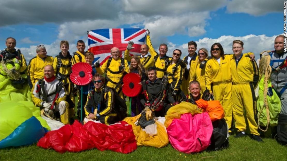 CNNE 409423 - 170515061432-03-101-year-old-skydiving-record-exlarge-169