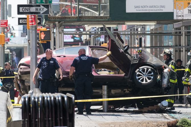 El incidente en Time Square dejó al menos un muerto y 23 heridos, según el vocero del Departamento de Policía de Nueva York.