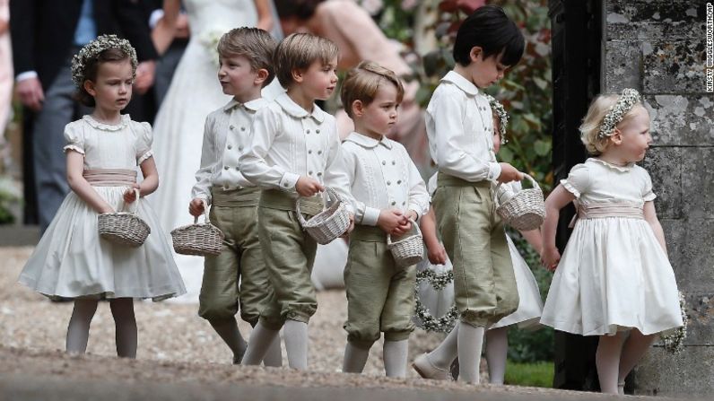 El príncipe Jorge, de 3 años, y la princesa Carlota, de 2 años, también robaron la atención durante la ceremonia.