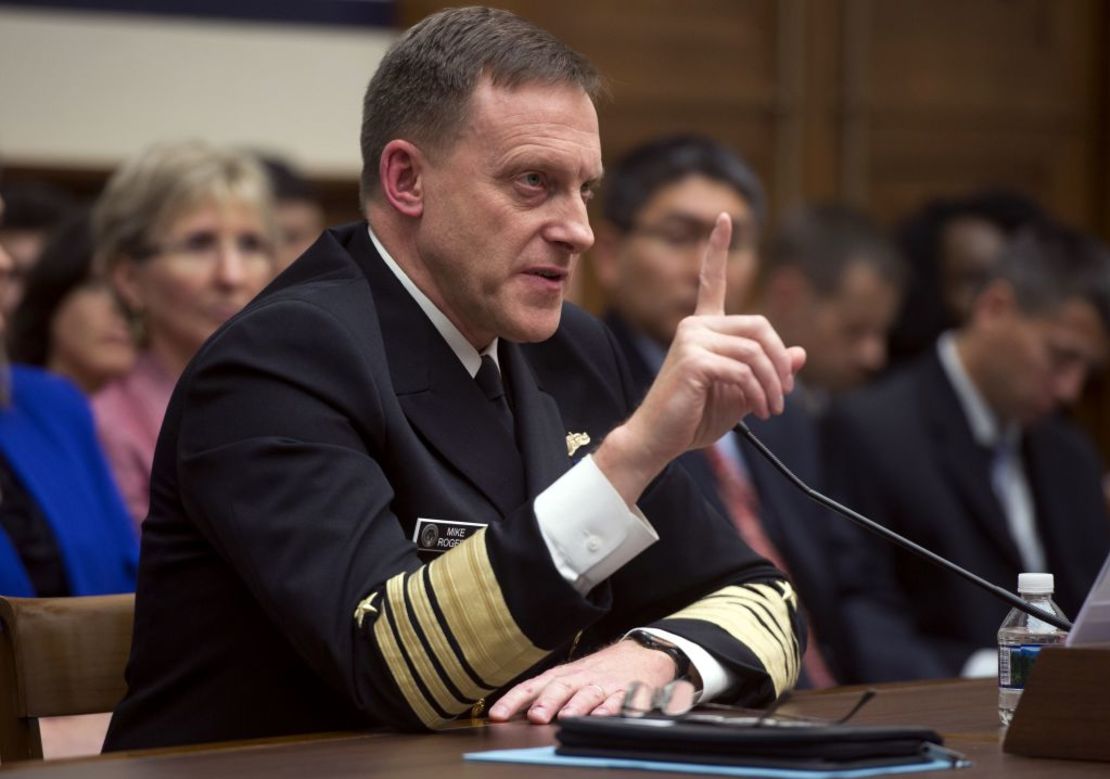 El almirante Mike Rogers, director la Agencia Nacional de Seguridad de Estados Unidos, testifica ante la Cámara este 23 de mayo del 2017.