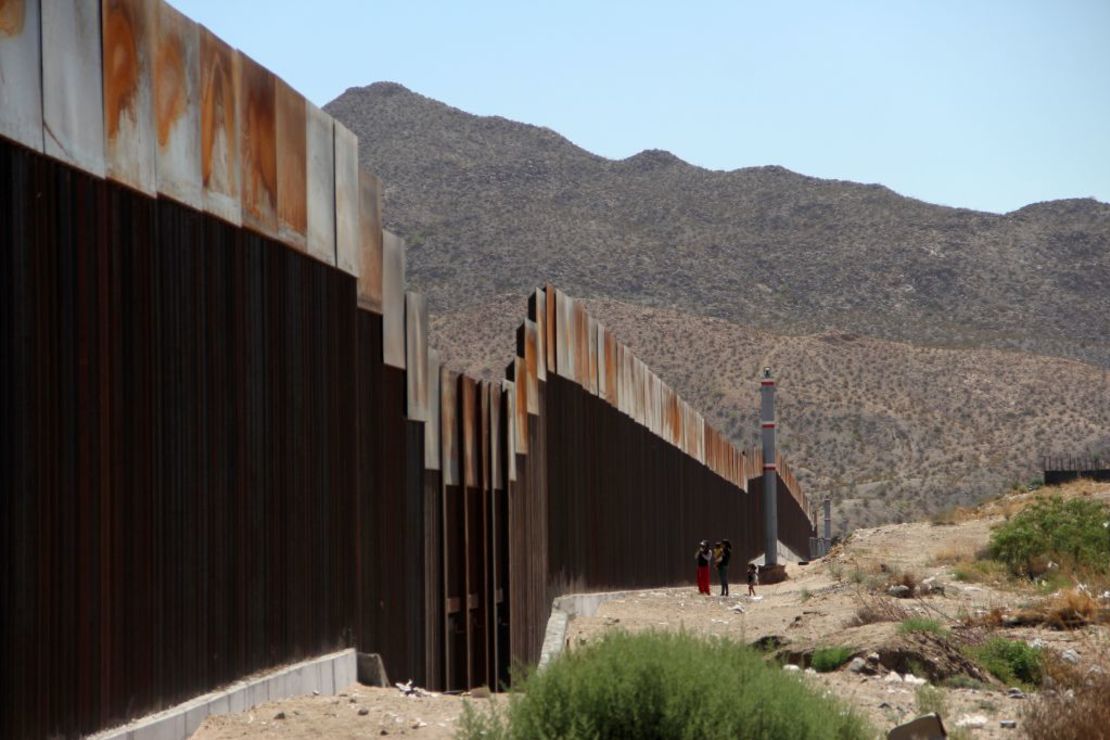 Vista del muro en la frontera entre México y Estados Unidos.