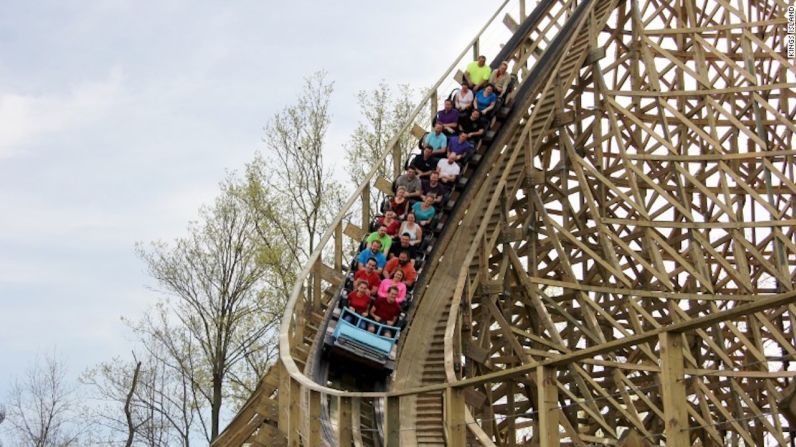 Mystic Timbers, Kings Island, Ohio: La nueva montaña rusa del Kings Island, Ohio, abrió sus puertas el 15 de abril. Esta atracción tiene un recorrido de 995 metros y alcanza velocidades de más de 85 kilómetros por hora, además tiene una elevación de 33 metros en su punto más alto.