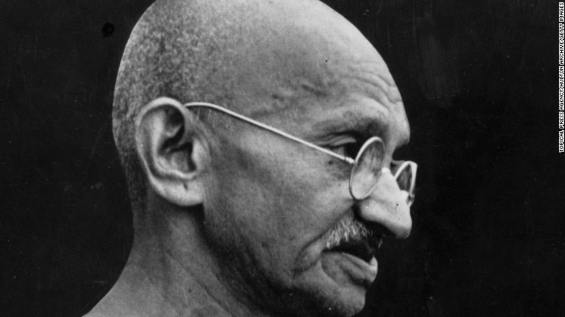 El libro de no ficción 'Libertad a la medianoche' (1975), de Dominique Lapierre y Larry Collins, narra el camino hacia la independencia de India, que terminó con el asesinato de Mahatma Gandhi (en la foto), en 1948.