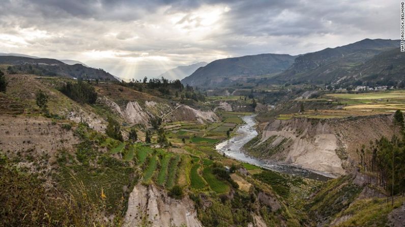 El Cañón del Colca es el segundo más grande del mundo, de más de 4.200 metros de altura, casi el doble de la altura que el Gran Cañón.