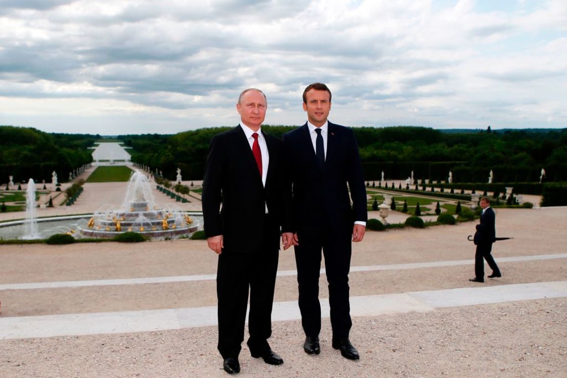 Macron y Putin durante su reunión reciente en Versalles.