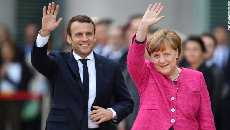 El presidente de Francia Emmanuel Macron y la canciller alemana Angela Merkel se comprometieron a implementar y apoyar el acuerdo. “Frente al clima no hay plan B, porque no hay un planeta B", dijo Macron