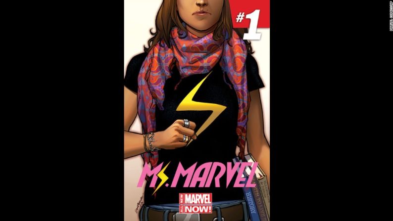 Marvel también tiene una superheroína adolescente, musulmana y estadounidense, llamada Kamala Khan. Cuando se transforma adopta el nombre de Ms. Marvel.