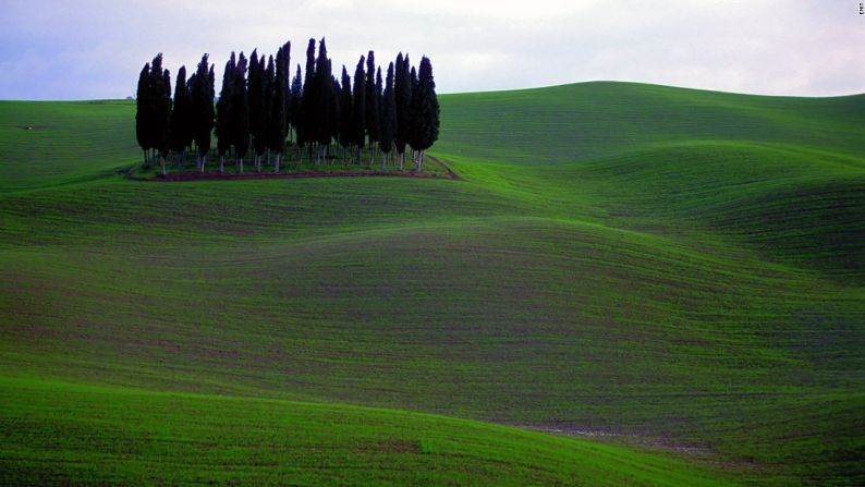 La encantadora región de la Toscana está en la lista de Patrimonio Mundial de la Humanidad de la UNESCO por sus colinas ondulantes, sus viñedos, el Valle de Orcia (en la foto) y ciudades como Pienza y Castiglione de Orcia.