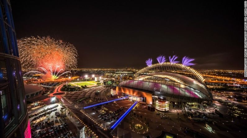 El estadio, representado aquí durante la ceremonia de apertura oficial el 19 de mayo, puede albergar actualmente a 48.000 aficionados después de ser ampliado para el Mundial.