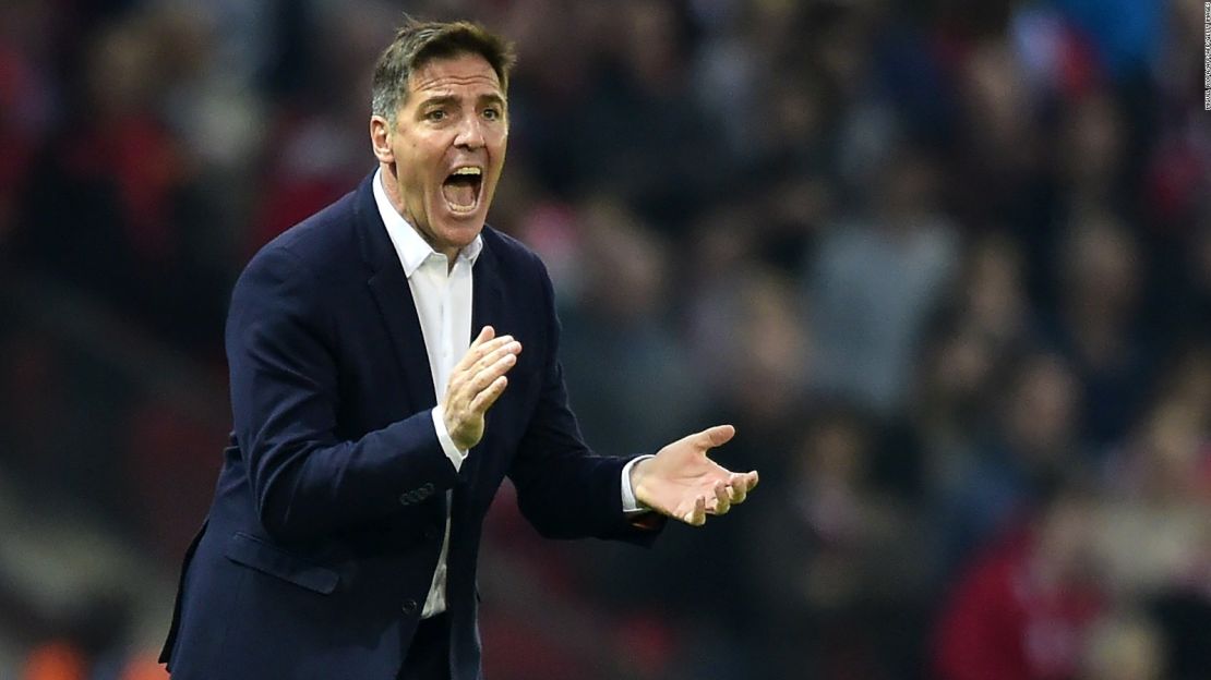 CNNE 418165 - 170608091307-getty-eduardo-berizzo-coach-full-169