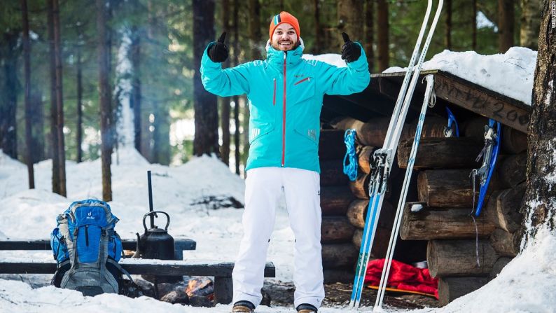 Vístete con la ropa adecuada. En julio, el agradable promedio de temperatura en Helsinki puede ser de 17 grados, pero en febrero es de -6 grados. ¿Planeas ir al norte? Entonces necesitas las prendas adecuadas. Para los que reparten en persona las cartas a Papá Noel en Navidad, en Laponia, las temperaturas pueden llegar a -50 grados.