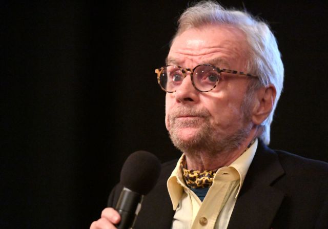 El director John G. Avildsen, famoso por dirigir las películas de "Rocky" y "Karate Kid", murió el pasado 16 de junio a sus 81 años. En abril pasado había sido diagnosticado con cáncer de páncreas.